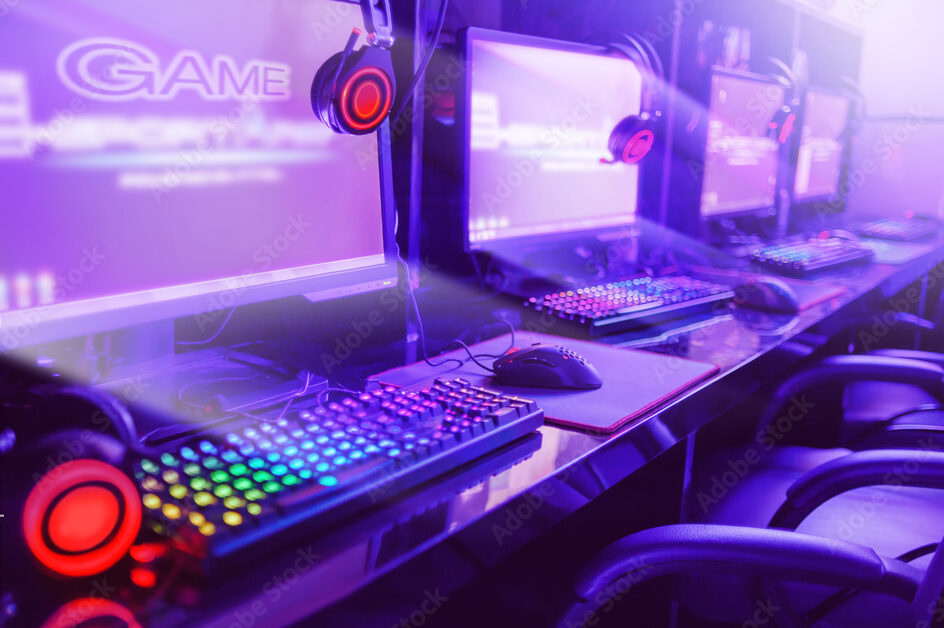 games computer online in internet cafe ,esports concept